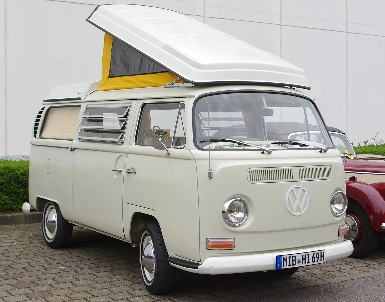 1974 Volkswagen Type 2 in White