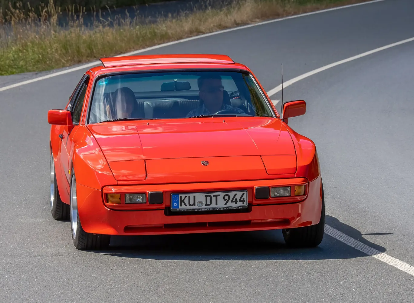 1986 Porsche 944 in Guards red