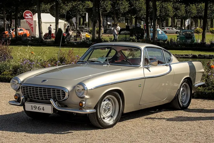 1967 Volvo P1800 in Silver