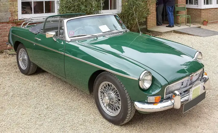 1973 MG MGB in British racing green
