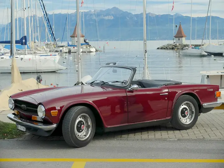 1974 Triumph TR6 in Damask red